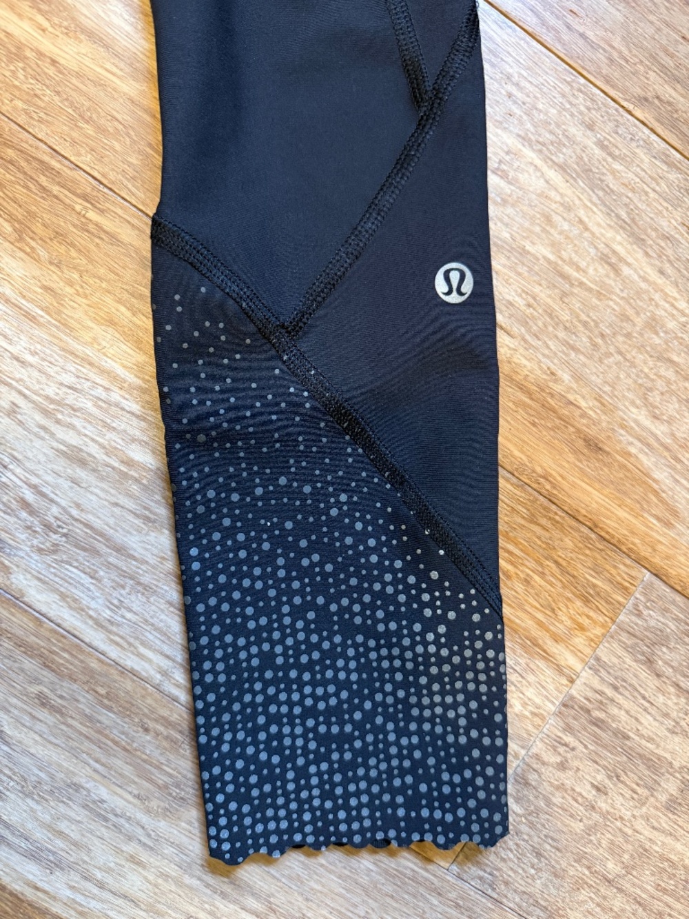 lululemon leggings size 6, black with silver polka dots
